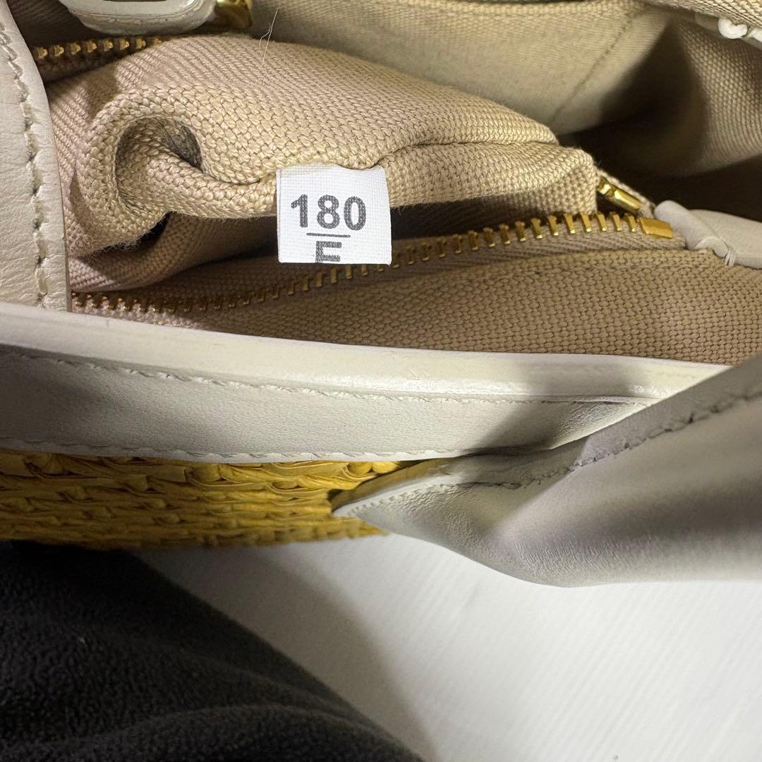 MIU MIU バッグ ロゴ カーフレザー カゴバッグ 白