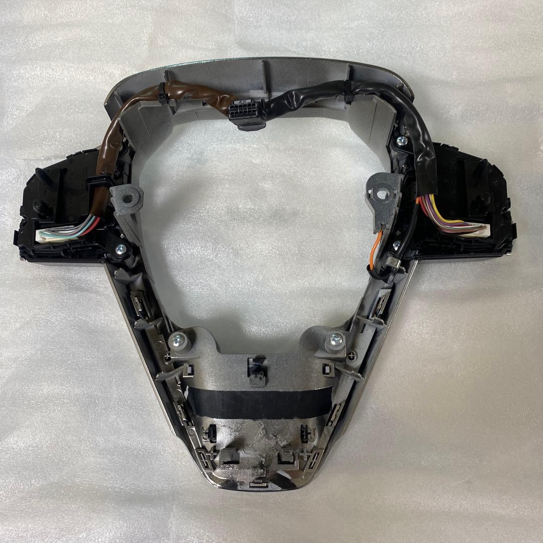 美品 グラージオ 220クラウン ステアリングスイッチ ASSY 金属調