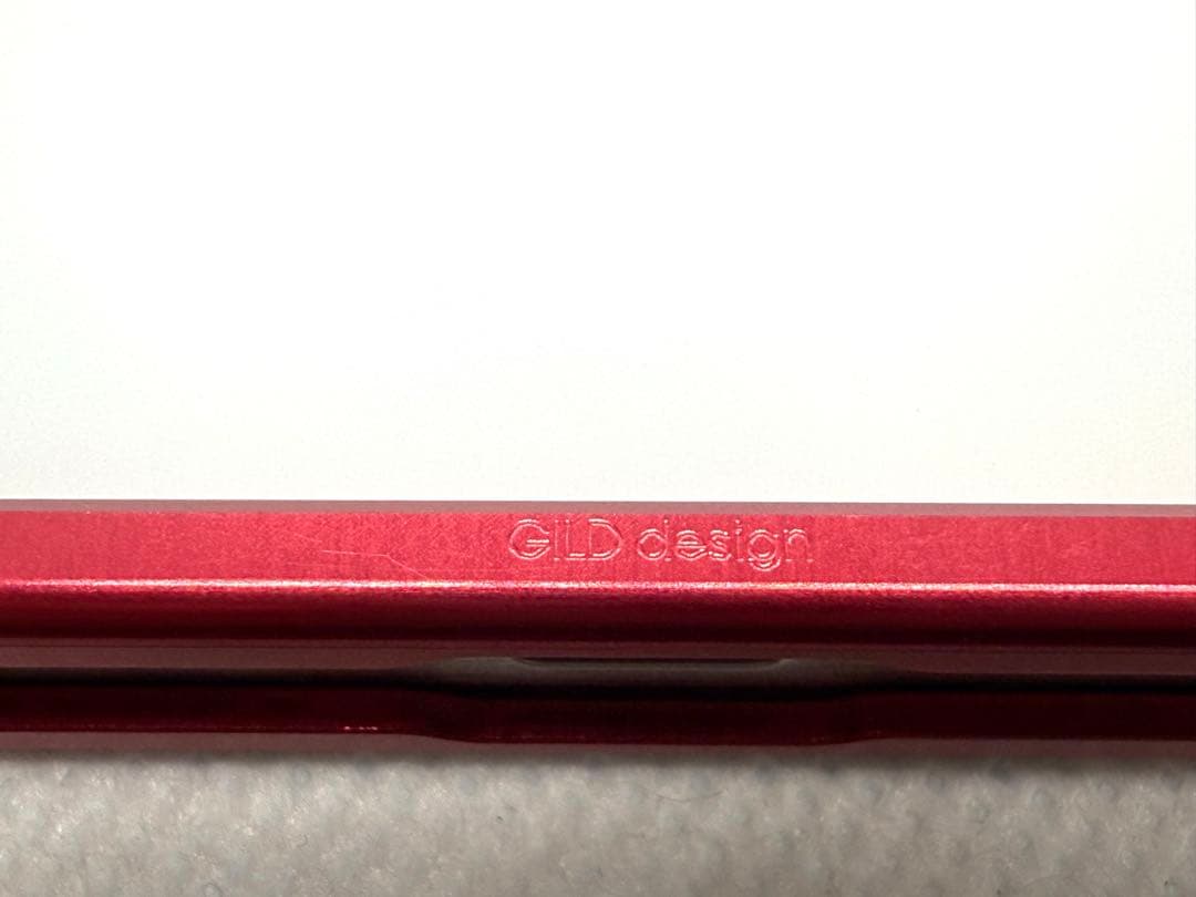 iPhone15pro GILD design バンパーケース レッド