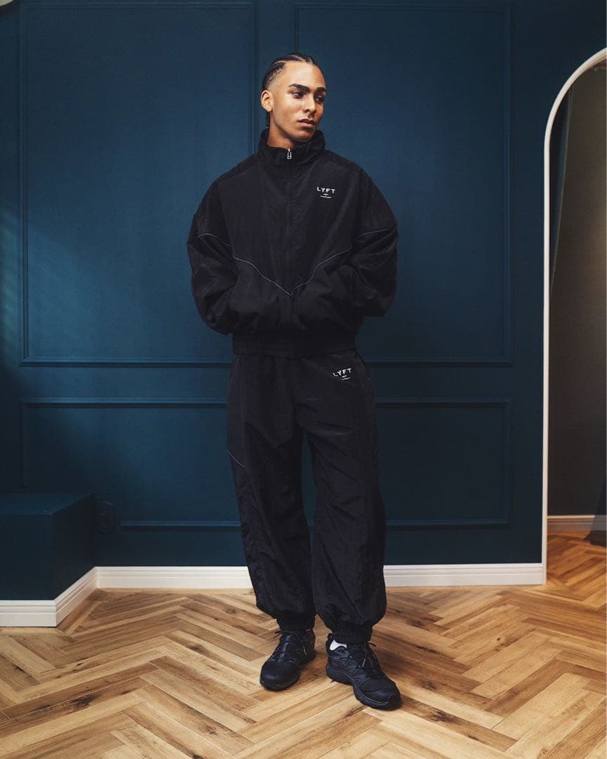 LYFT★黒Ｓ★セットアップ★V-FORM TRACK JACKET、ナイロン