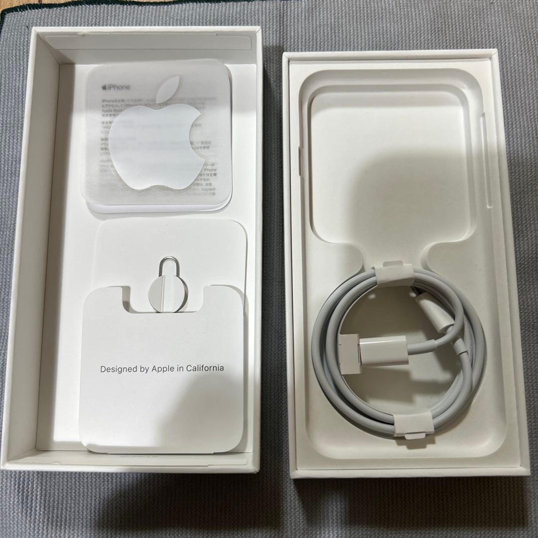 【美品】iPhone SE3 スターライト 64GB