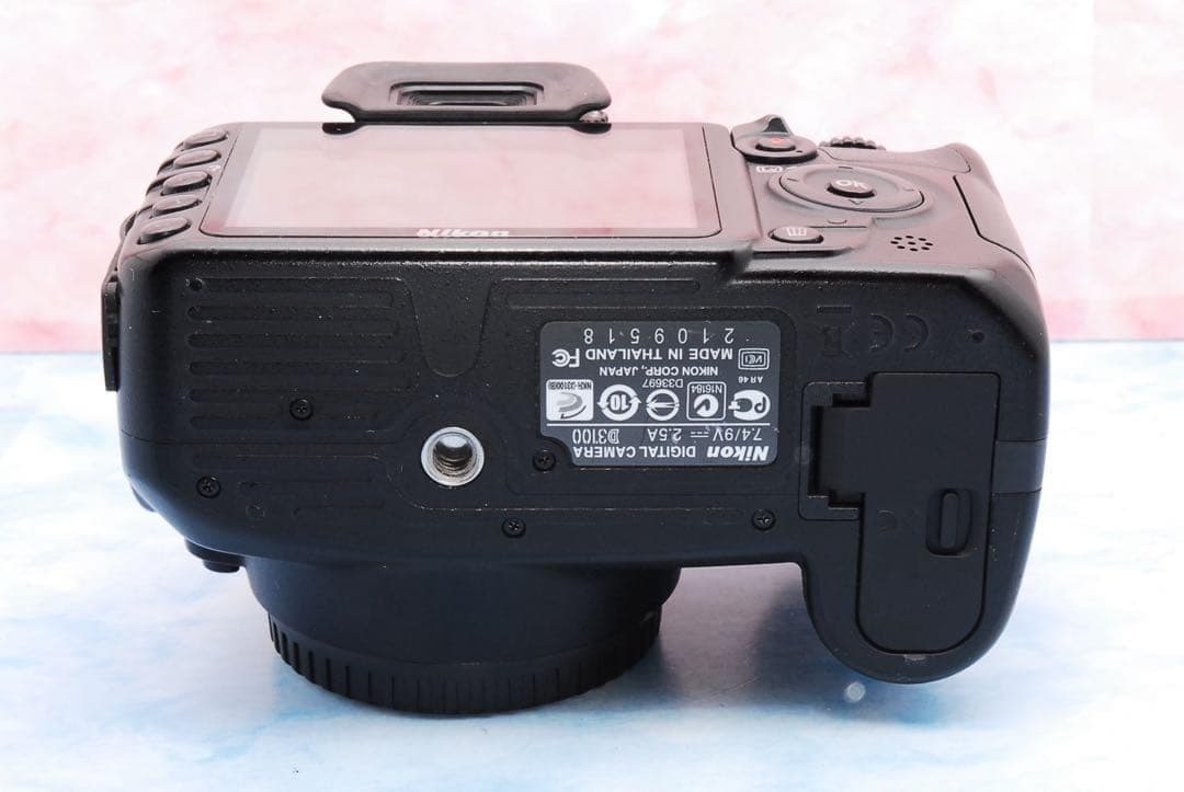 Nikon D3100★初心者向け★手ぶれ補正レンズ付★一眼レフカメラ