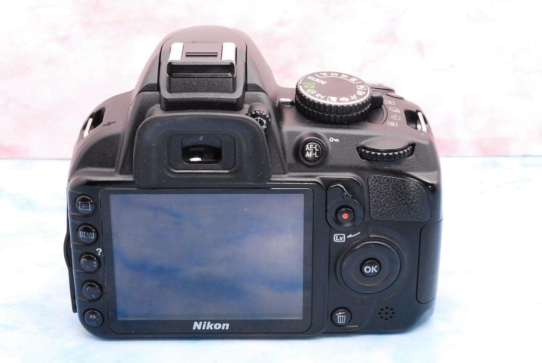 Nikon D3100★初心者向け★手ぶれ補正レンズ付★一眼レフカメラ