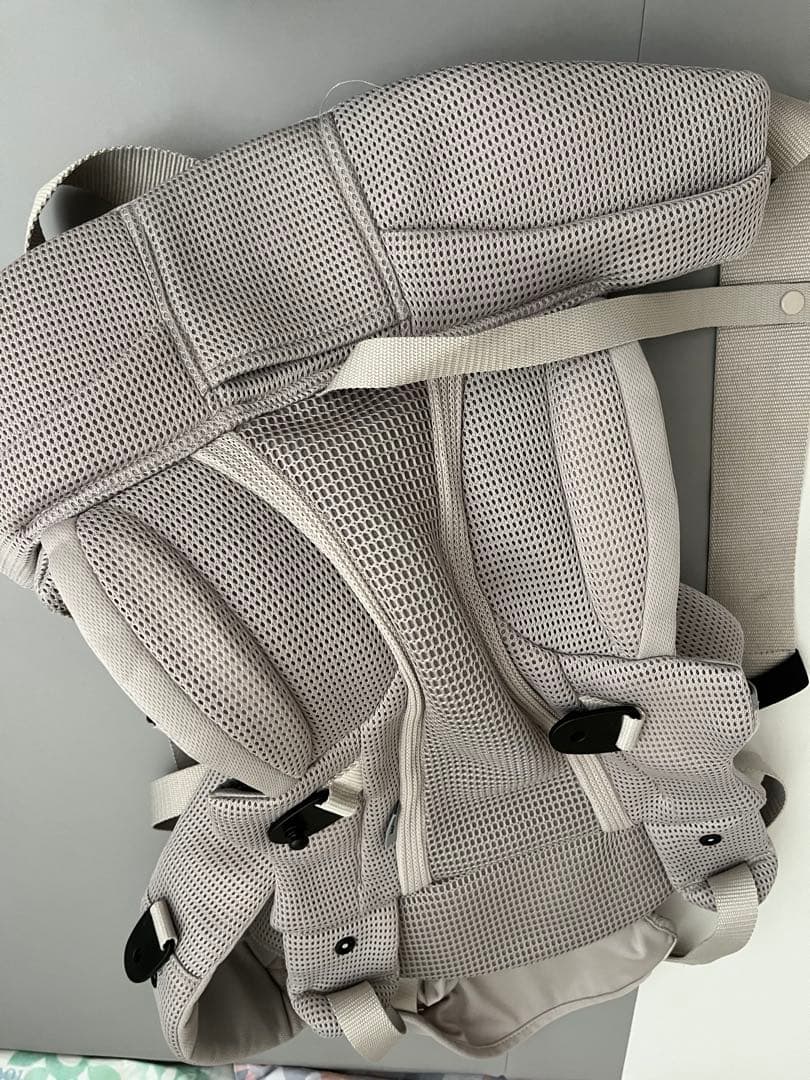 【みー】アップリカ　ラクリス ベージュ 抱っこ紐 アカチャンホンポ限定色