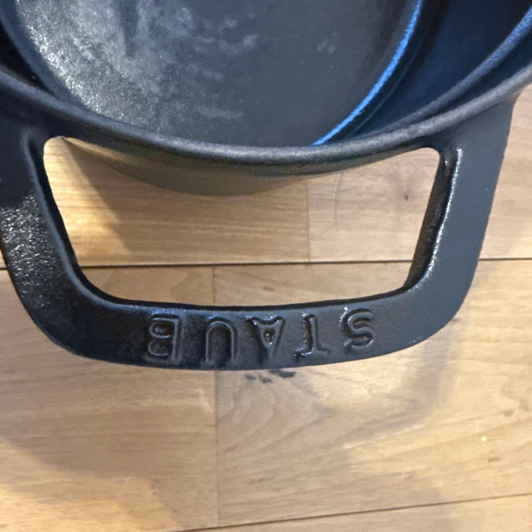 美品　STAUB ココット　鍋 黒　27㎝　ストウブ　オーバル
