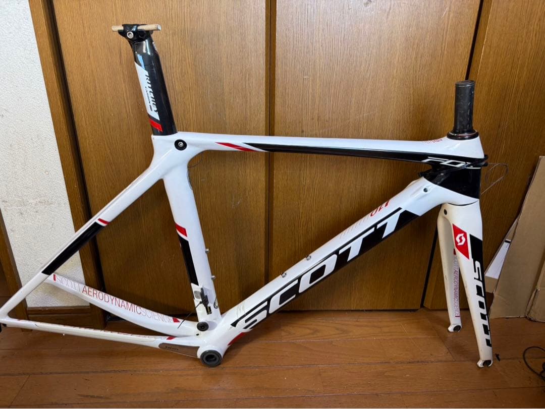SCOTT FOIL10 フルカーボン　エアロロードバイク