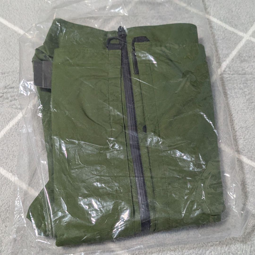 【新品】atmos x Marmot マウンテンジャケット M カーキ 撥水