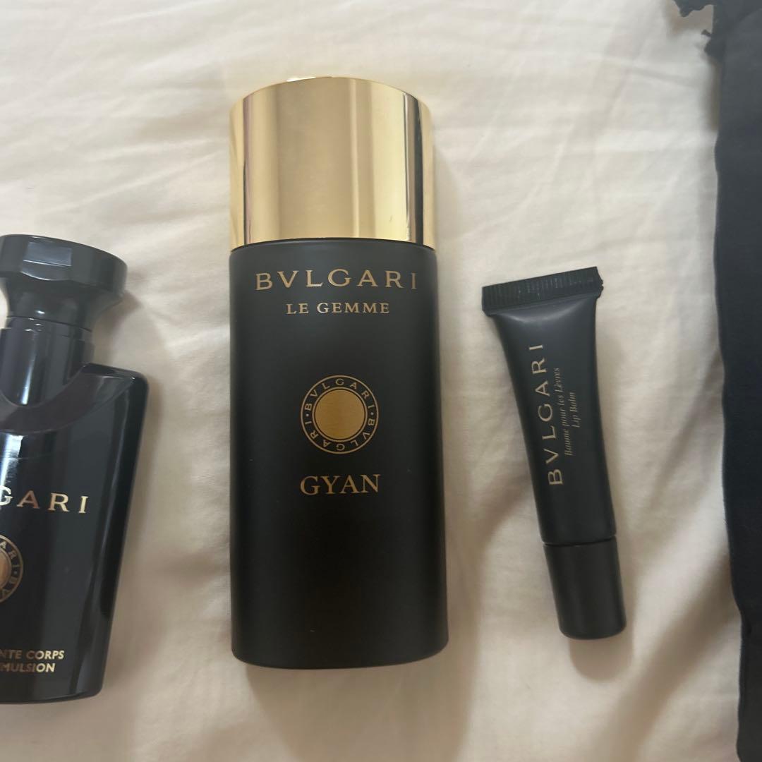 【新品、未使用】ブルガリ香水付きエミレーツ　ファーストクラス　アメニティ