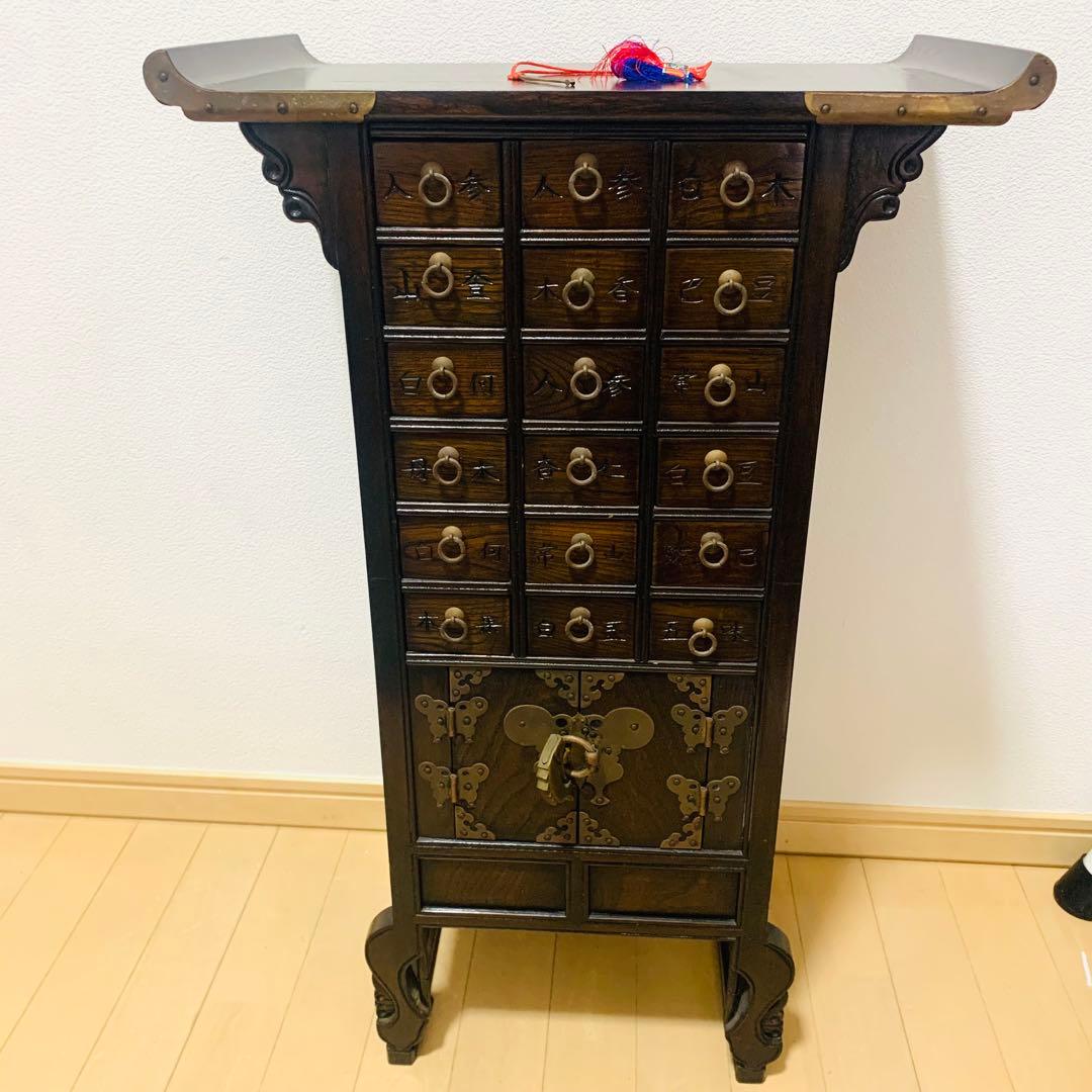 李朝　薬箪笥　時代箪笥　引き出し18杯 扉1箇所