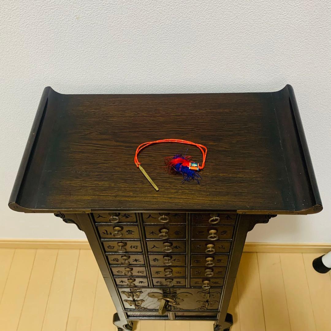 李朝　薬箪笥　時代箪笥　引き出し18杯 扉1箇所