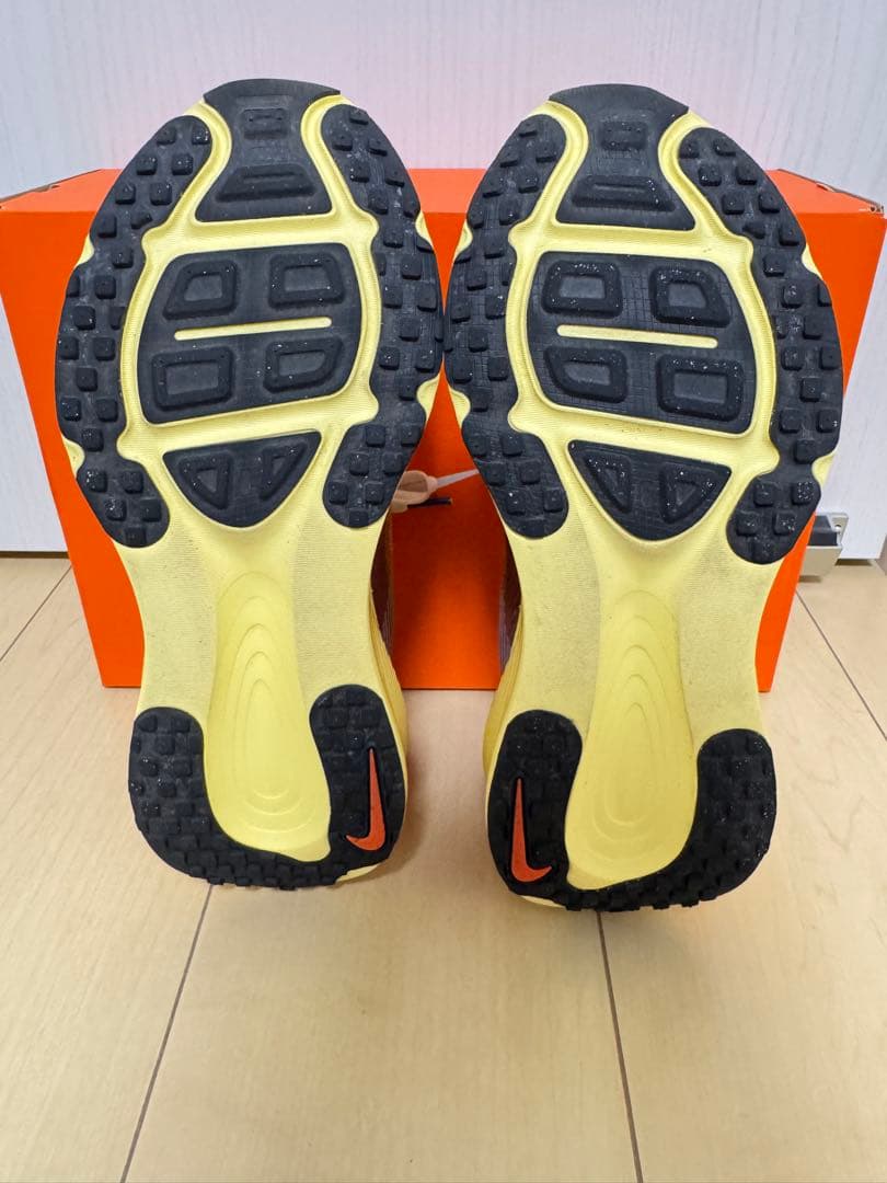 ナイキ　ボメロ18 26.0センチ