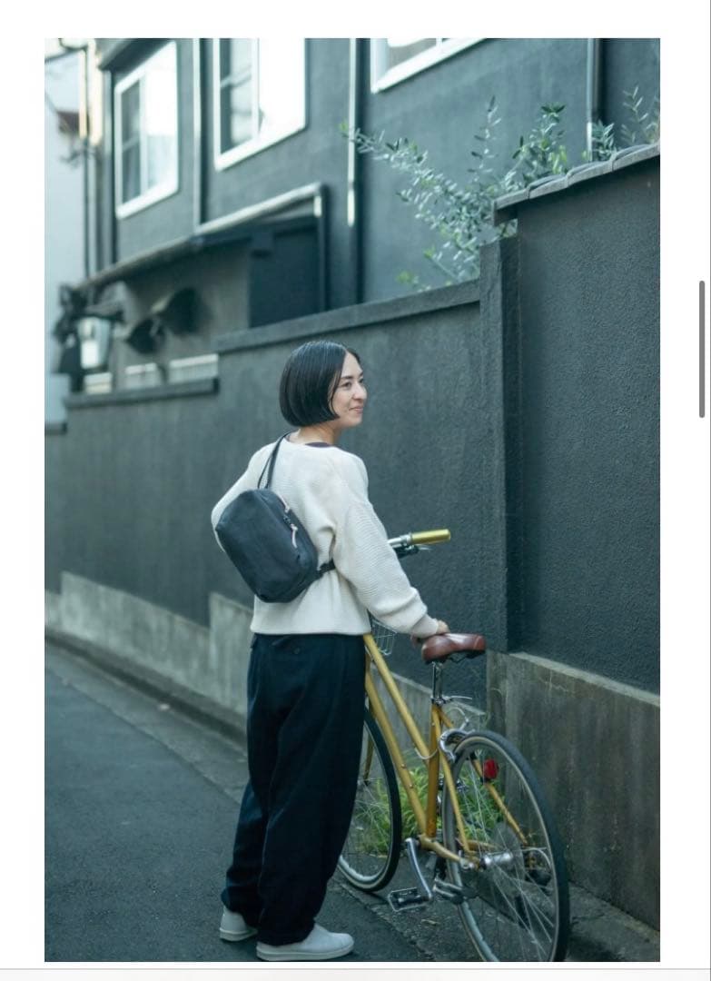 NIZYU KANO ナイロンボディバッグ　ダークグレー　Mサイズ