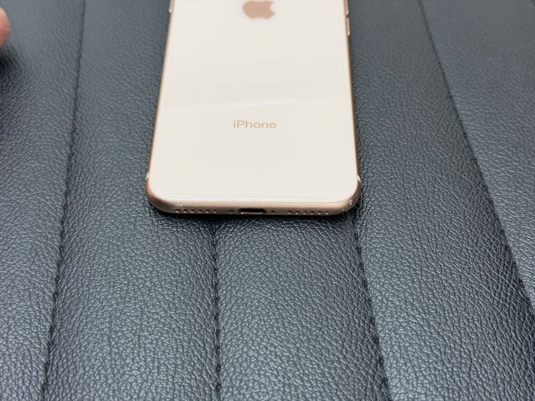 Apple iPhone 8 64GB ゴールド　画面割れなし