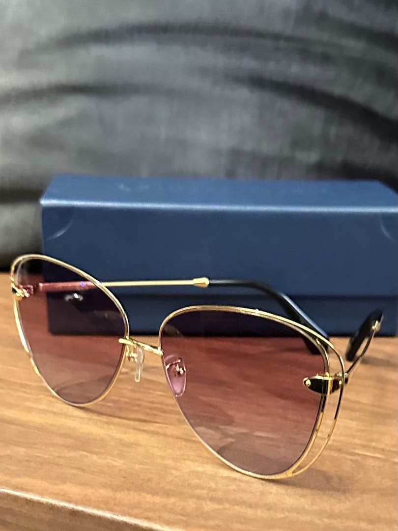 Louis Vuitton アビエイターサングラス ピンクレンズ