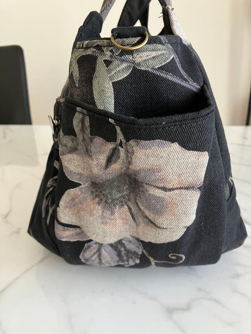 915 あつこ　大きめ花柄デニムリメイクバック　ハンドメイド2点