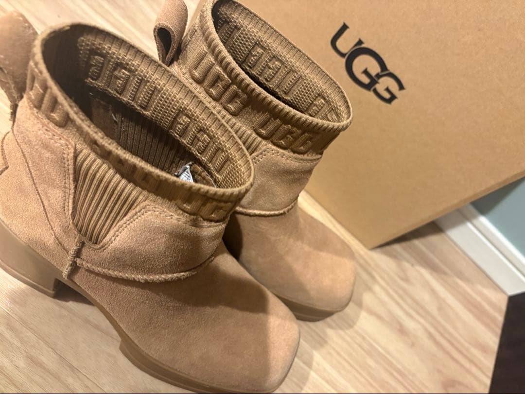 UGG Moxy Chelsea ブーツ