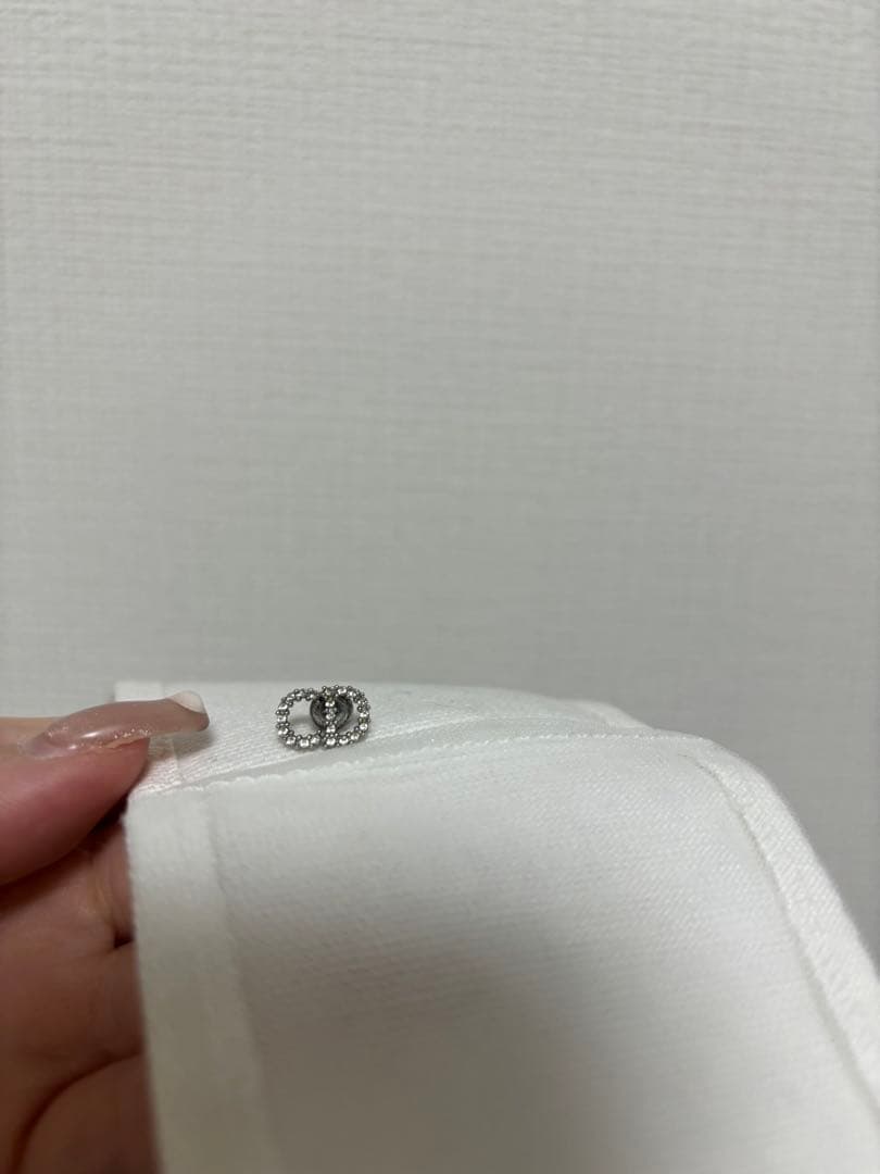 Diorピアス