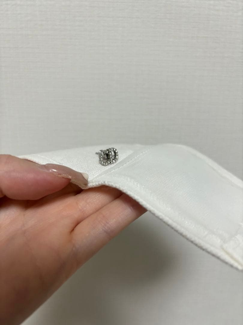 Diorピアス