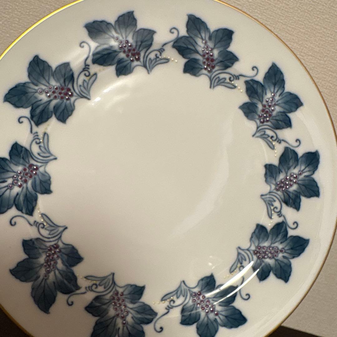 大倉陶園　金彩草花絵　呉須　手描き　ディナープレート　26cm