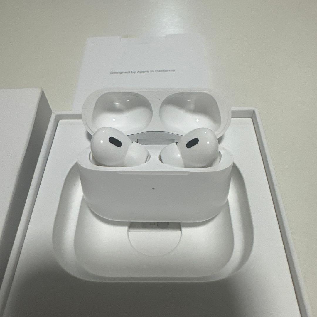 【早い者勝ち】AirPods Pro 第二世代　本体 ホワイト 充電ケース付き