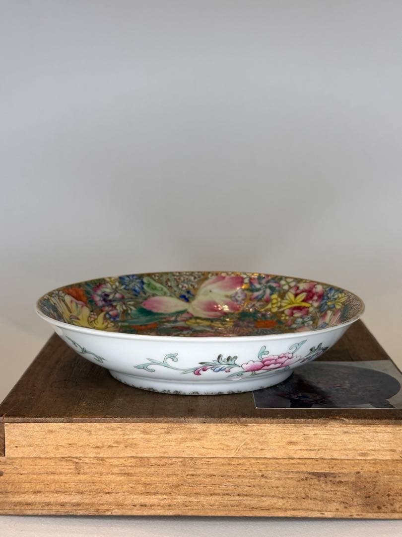 希少品 中国大清乾隆年製 百花不落地小皿 金彩満彩絵 盘口金彩 有銘 共箱共布