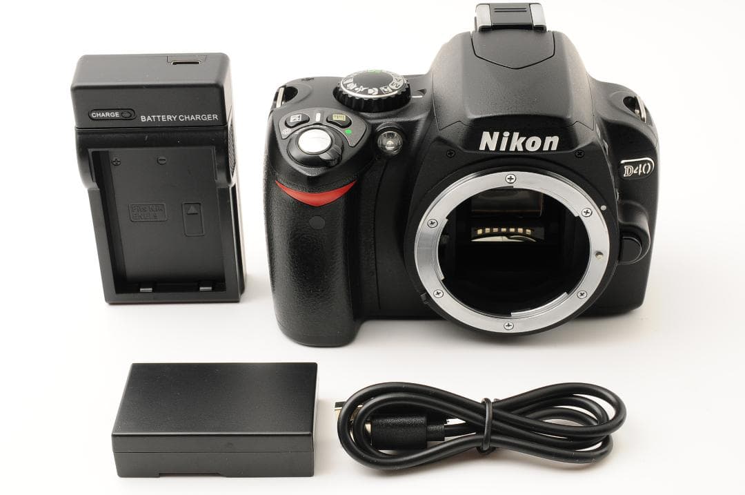 【ほぼ新品】 ニコン Nikon D40 ボディ シャッター回数 1900回