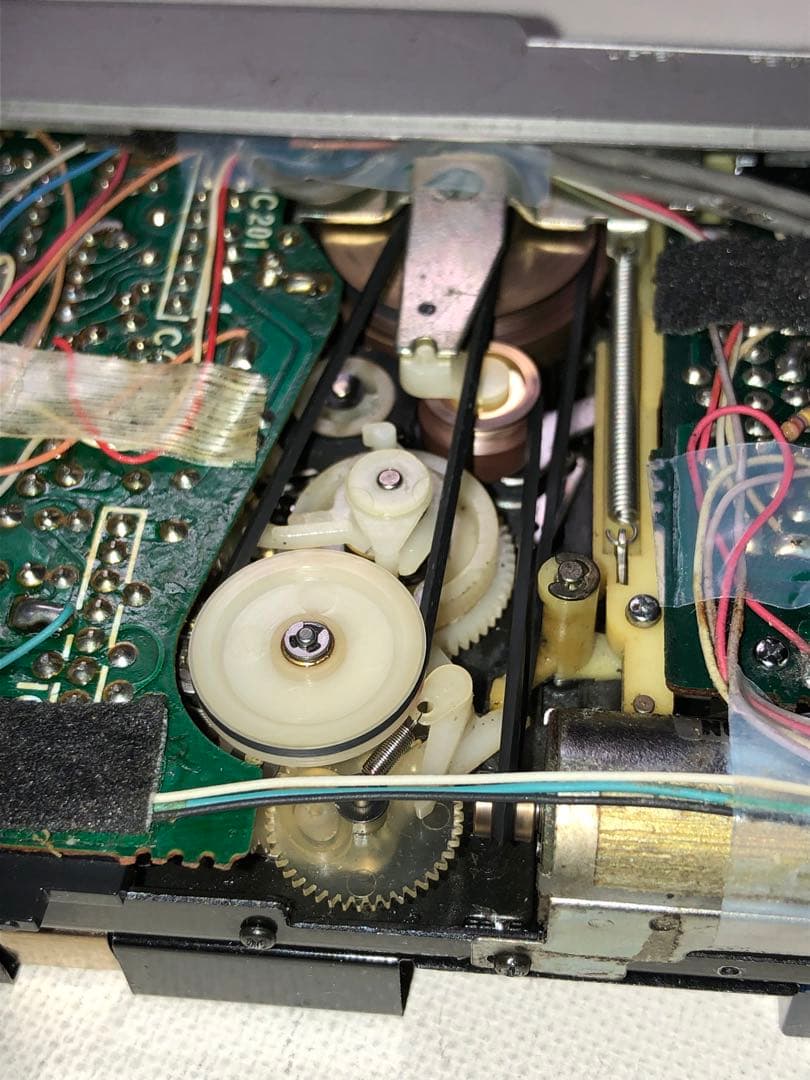 ボコボコに負けないで輝く⭐️TPS-L2 ソニー初代ウォークマン可動品J