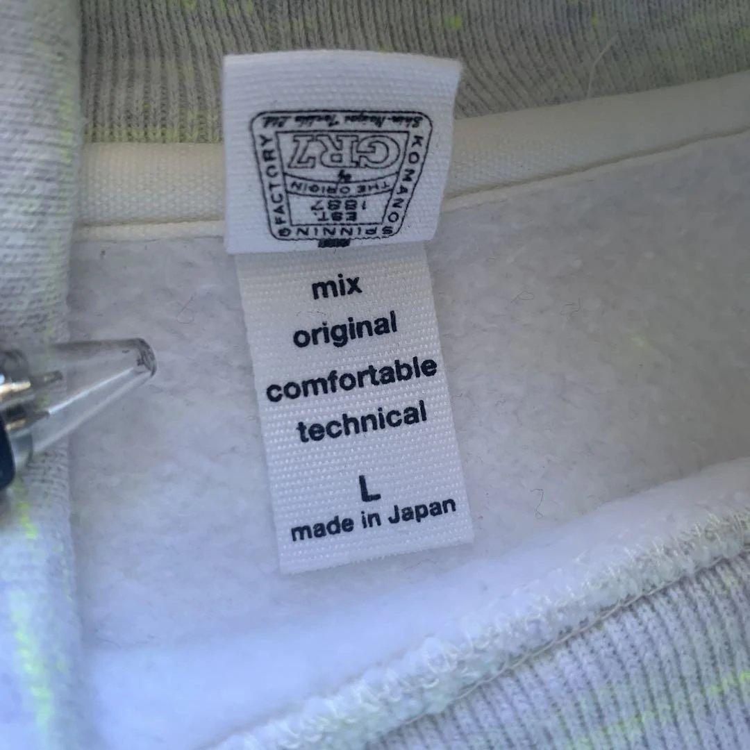 トップス mocT NEON SCRIPT HIGH-NECK SWEAT PO