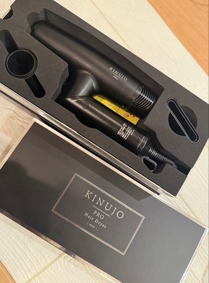 【絹女】KINUJO PRO ヘアドライヤー ブラック