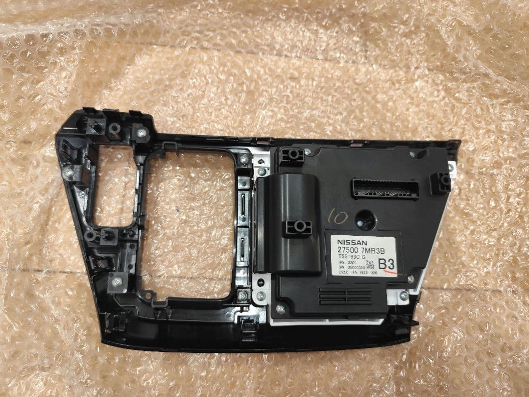 Nissan デイズ　エアコンパネル　B44W