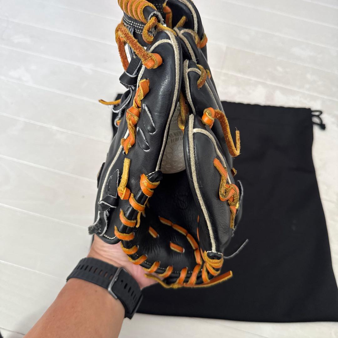 アトムズ　軟式グローブ 黒/オレンジ