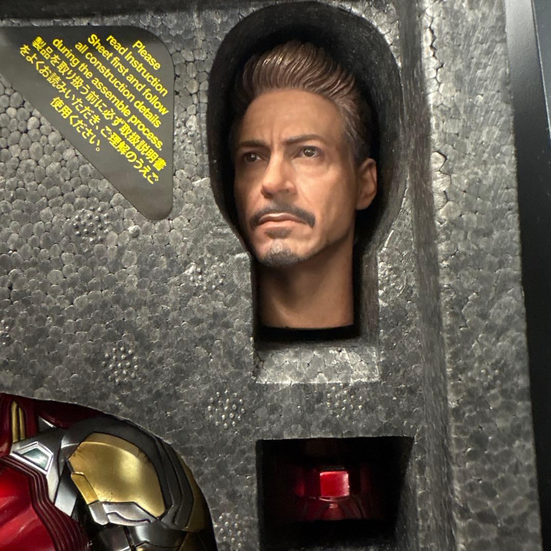 ホットトイズ　アイアンマン　マーク85（素顔はヴァリアントヘッド)
