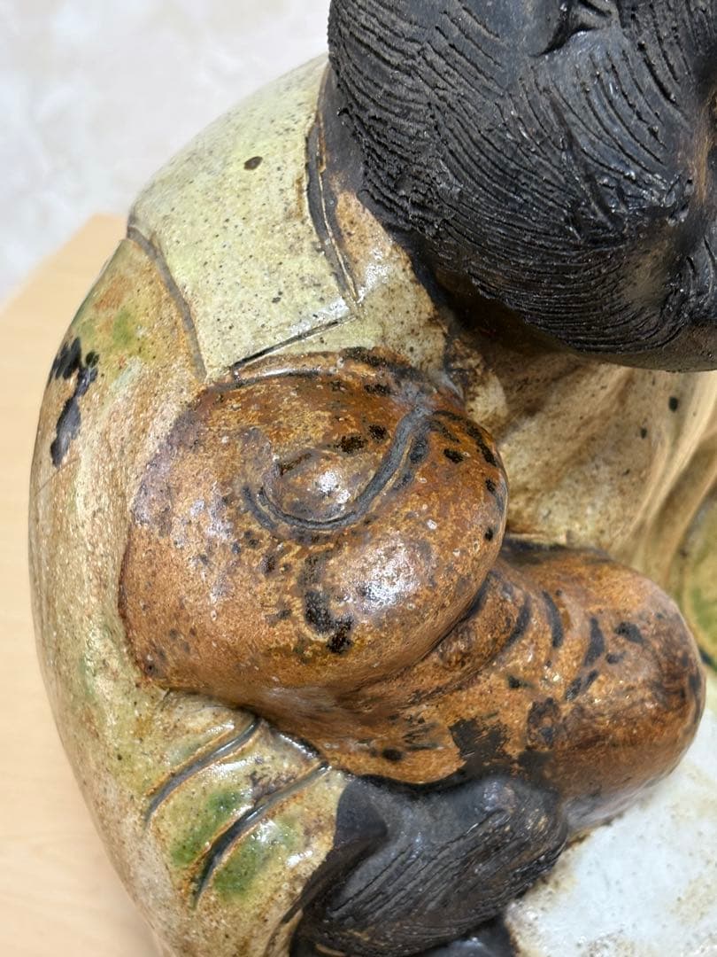 信楽焼　松茸を持つタヌキの置き物　狸庵　金運　商売繁盛　アンティーク