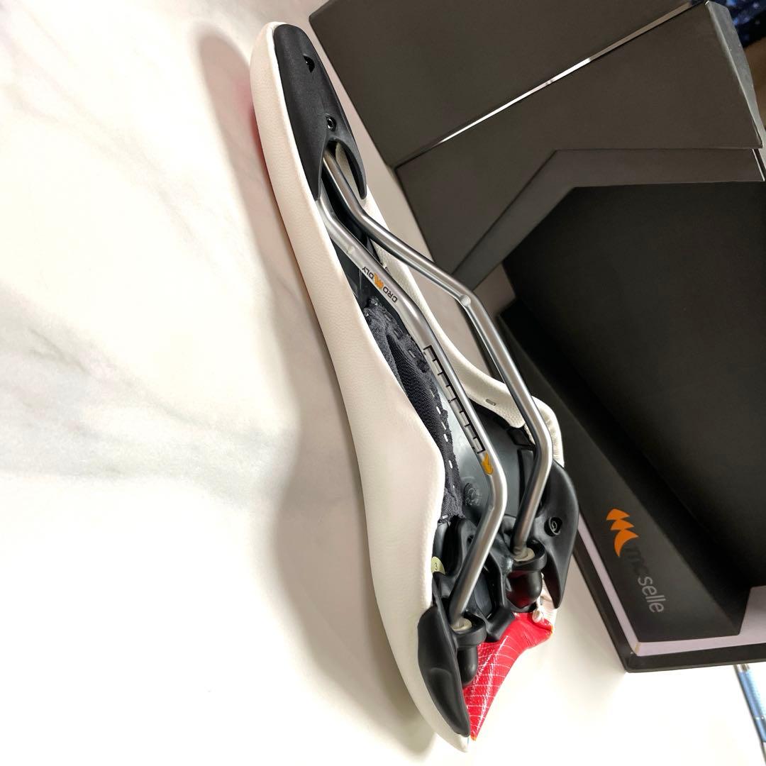 【新品】自転車サドル　MCselle マクセラ　サドル箱入り