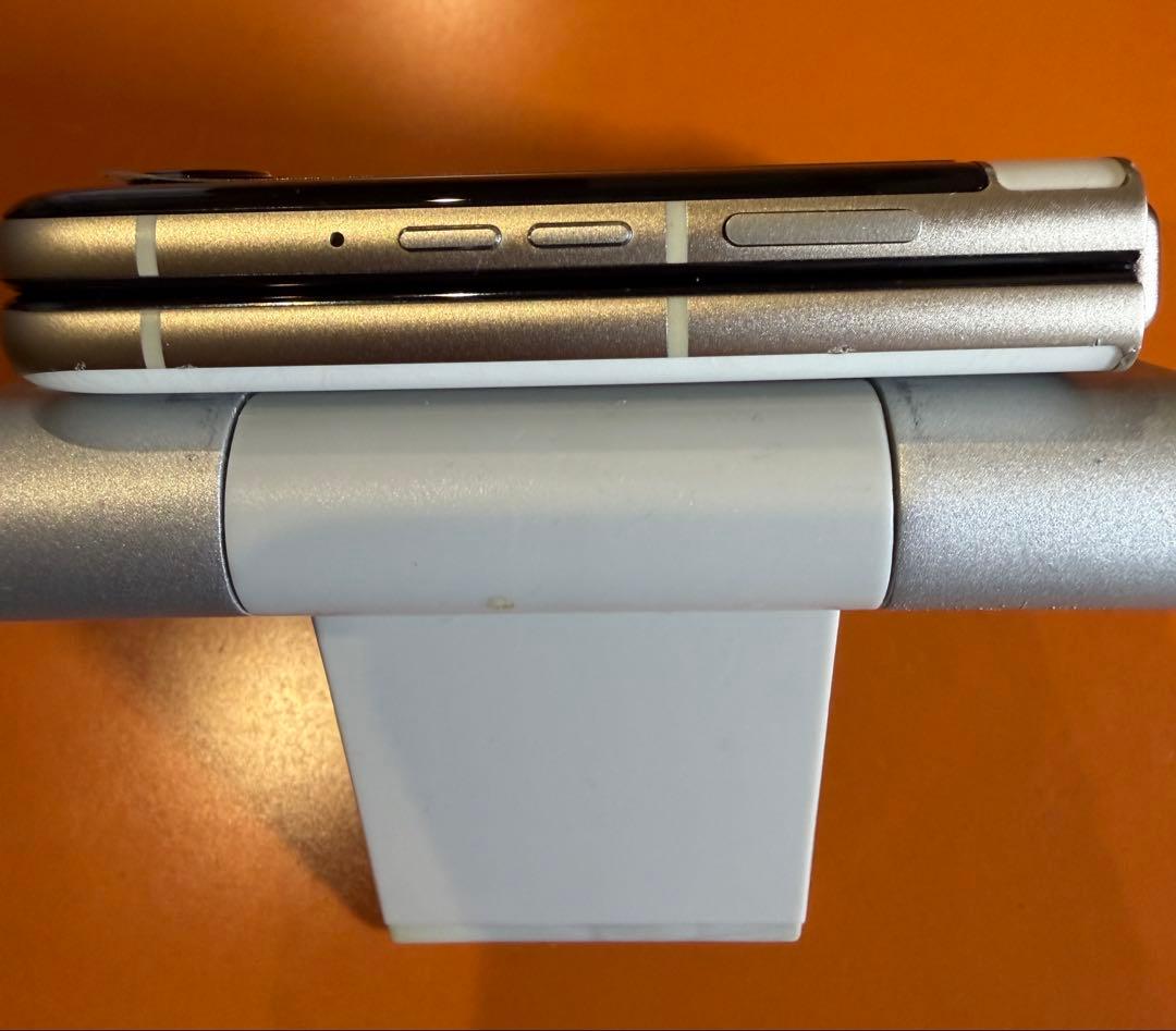 【最終週末値下】motorola razr 50d M-51E ドコモ 国内版