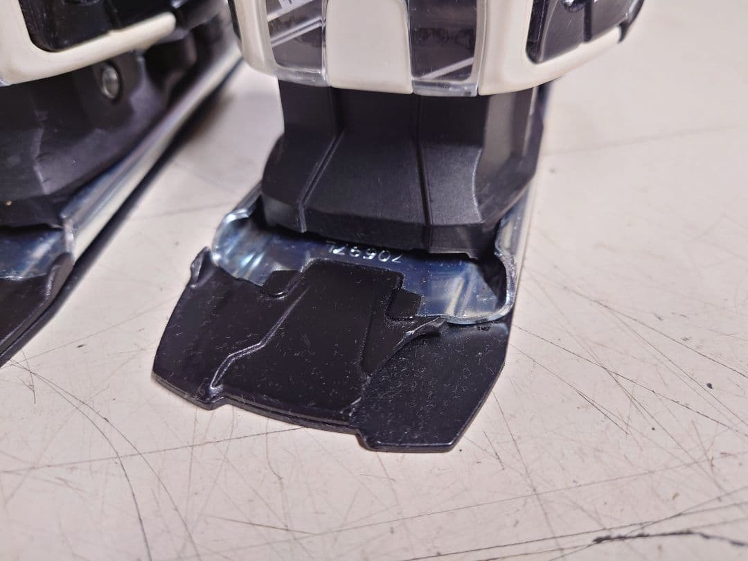 アトミック Atomic warden 13 demo スキー ビンディング