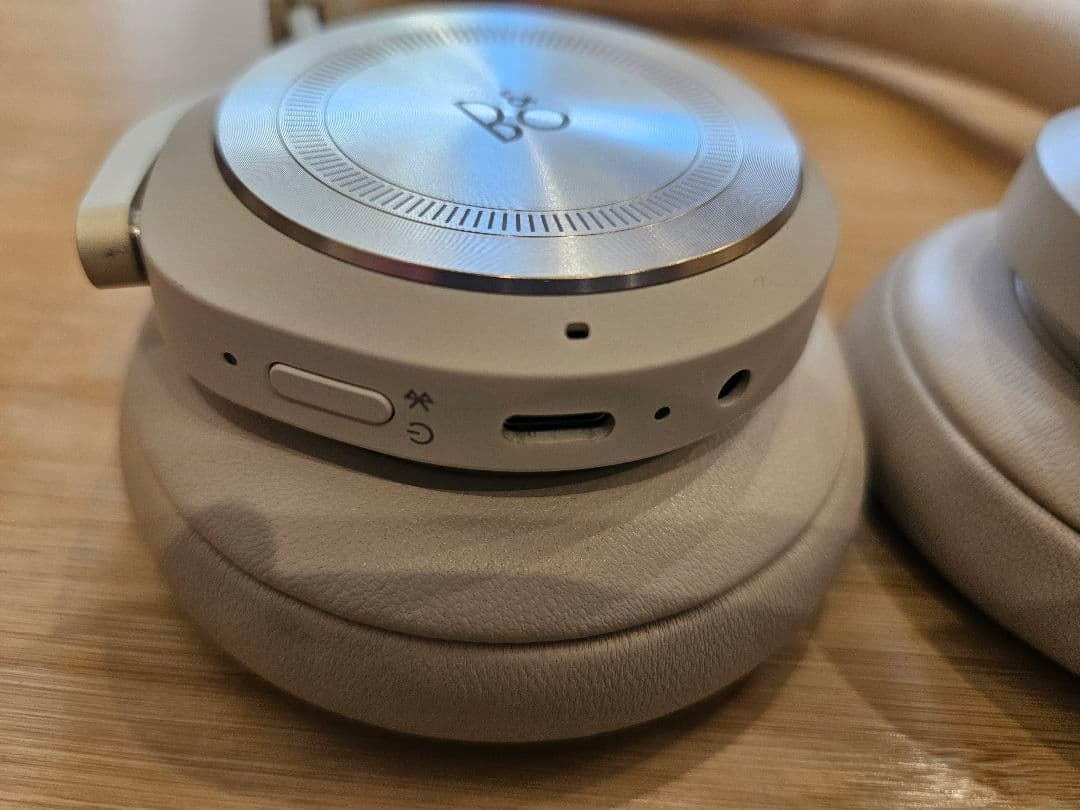 Bang & Olufsen Beoplay HX ワイヤレスヘッドフォン