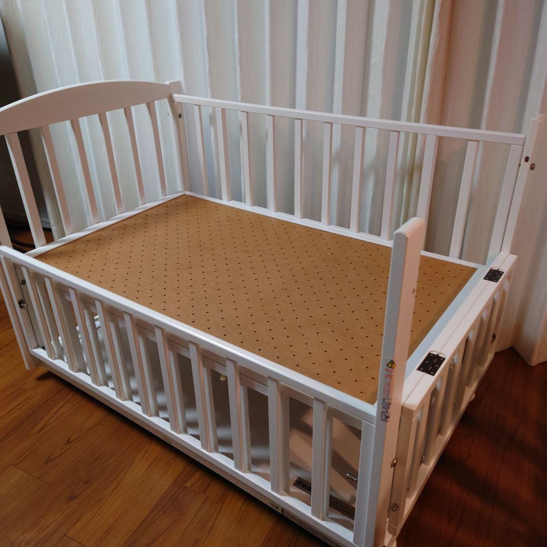 ヤマサキ　ベビーベッド　ツーオープンベッド