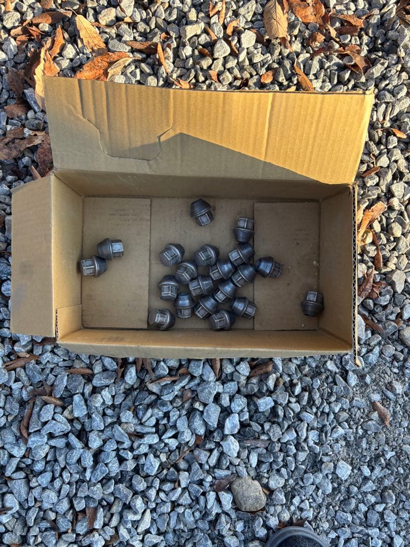 VOLVO純正ホイール スタッドレス V40 ホイールナット付き