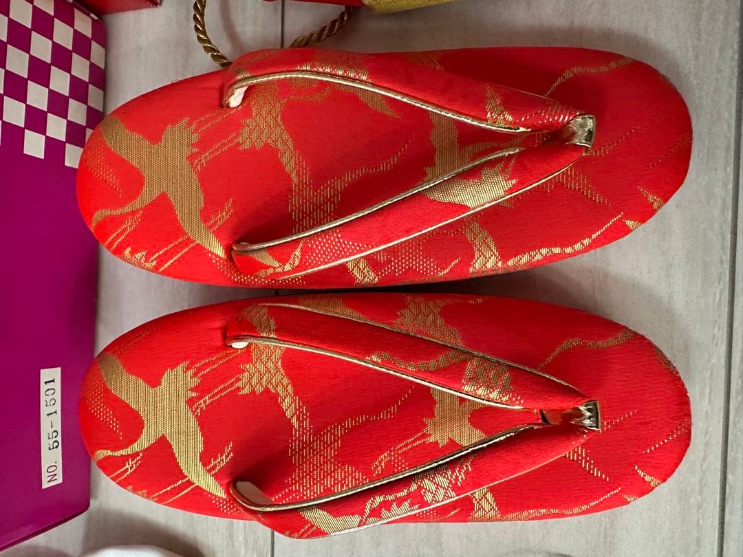 七五三　子ども　着物　小物一式　髪飾り　巾着　扇子　草履　赤