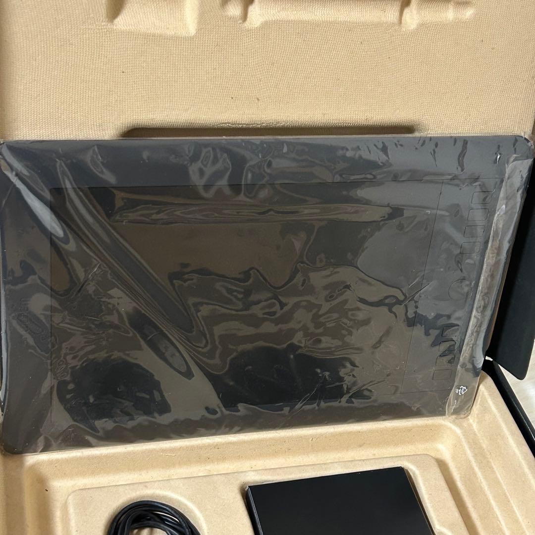 液タブ・ペンタブ wacom Intuos Pro medium PTH-651/K0