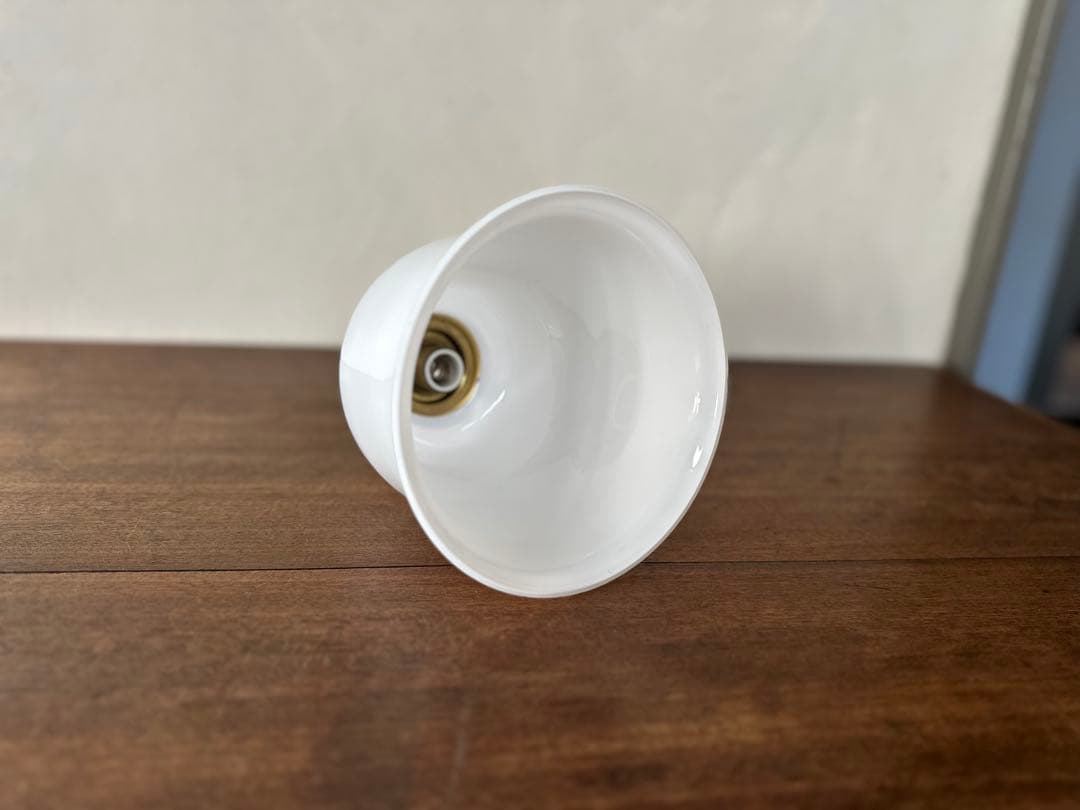 乳白ガラス　ペンダントライト　真鍮ソケット付き　 アンティーク