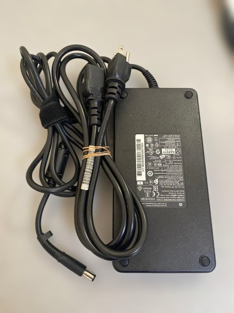 Z2 Mini G4 Workstation Xeon 2224G グラボ搭載