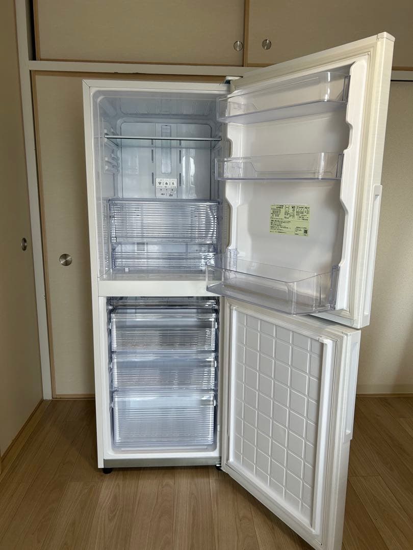 シャープ　ノンフロン冷凍冷蔵庫　SJ-PD28J-W 2023年製