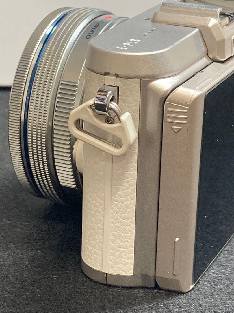 Olympus PEN E-PL8ミラーレス一眼 望遠レンズ付き 付属品多数