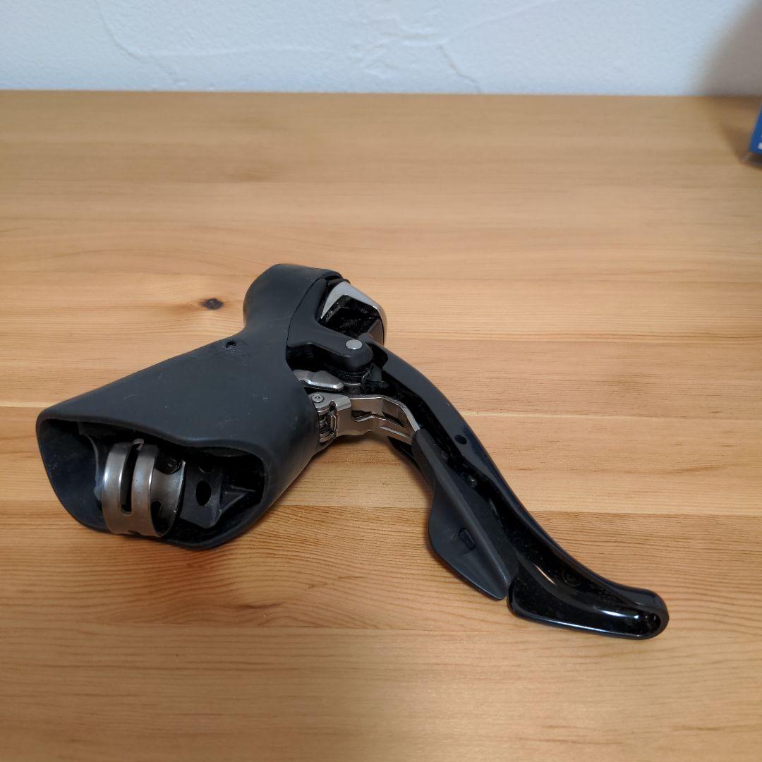 ST-5700 105 2x10s シマノ　新品ブラケットカバー