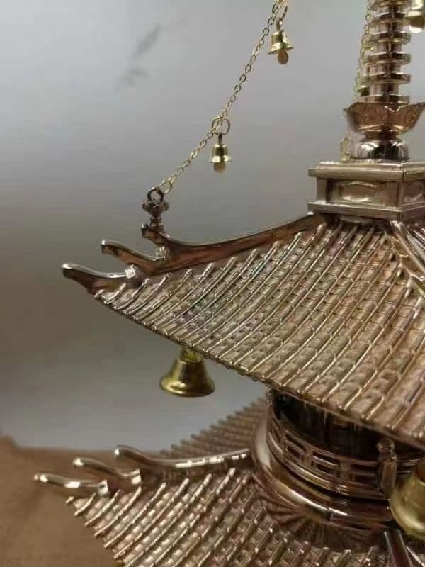 【修縁堂】多宝塔の内部のスペースは大きいです 摩尼宝経書と七宝などがいられます