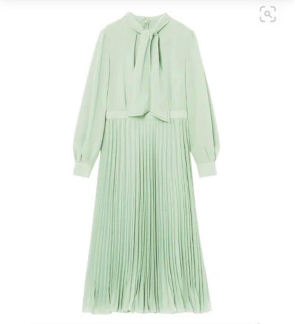 新品未使用　佳子様ワンピース ネイビーリボン付きプリーツワンピース