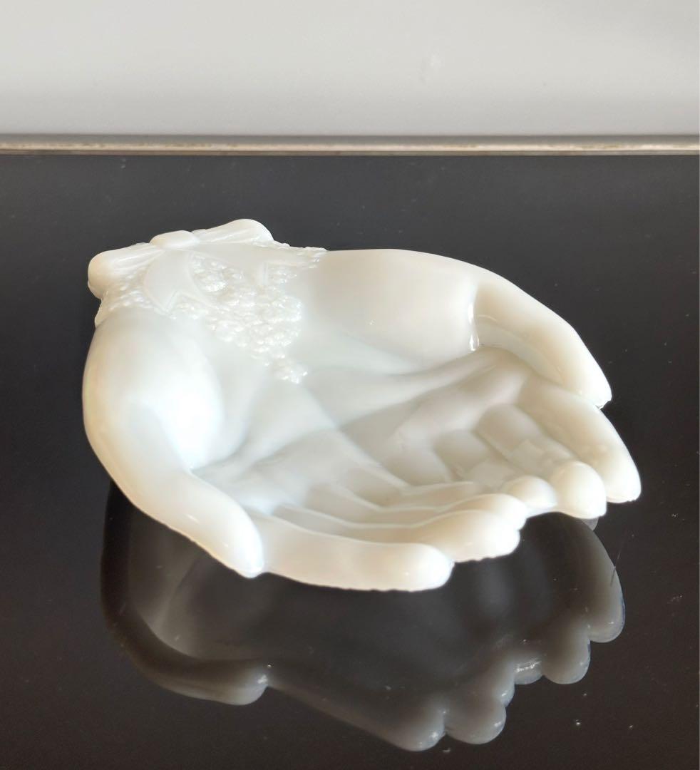 ミッドセンチュリー　ソープディッシュ　ハンドトレイ　ミルクガラス　AVON