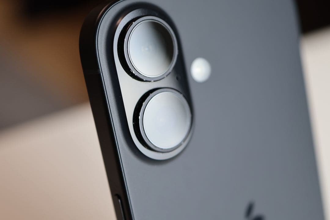 iPhone 16 本体 ブラック 128GB